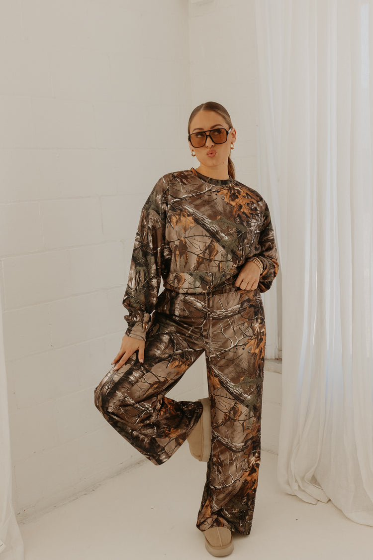 CAMO WIDE LEG PANTS (DEEP)